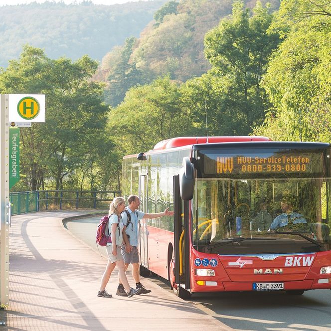 Bus am Edersee
