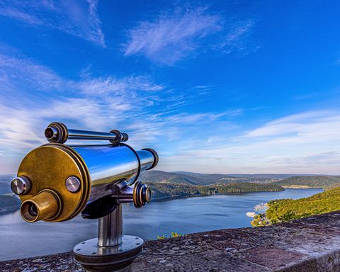 Edersee mit Fernglas